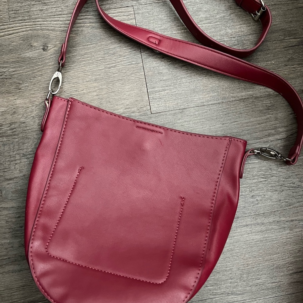 Crossbody Bag with Adjustable Strap and Silver Hardware